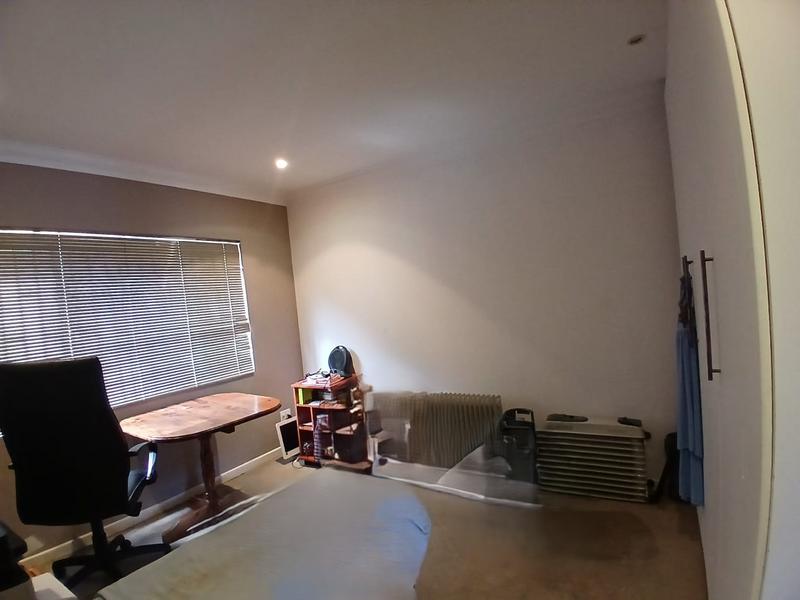 4 Bedroom Property for Sale in Mondeor Gauteng
