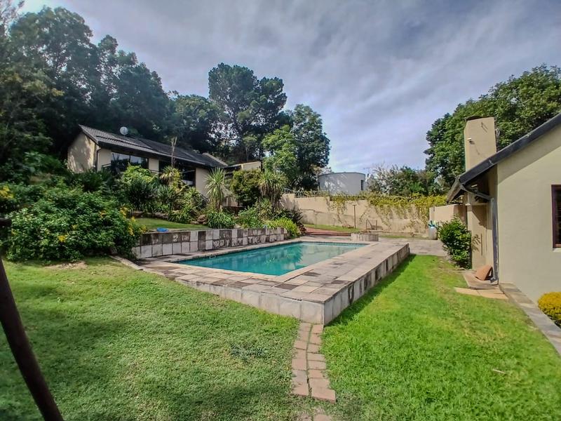 4 Bedroom Property for Sale in Mondeor Gauteng