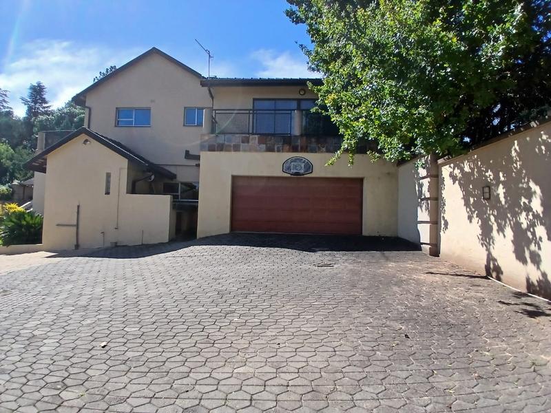 4 Bedroom Property for Sale in Mondeor Gauteng