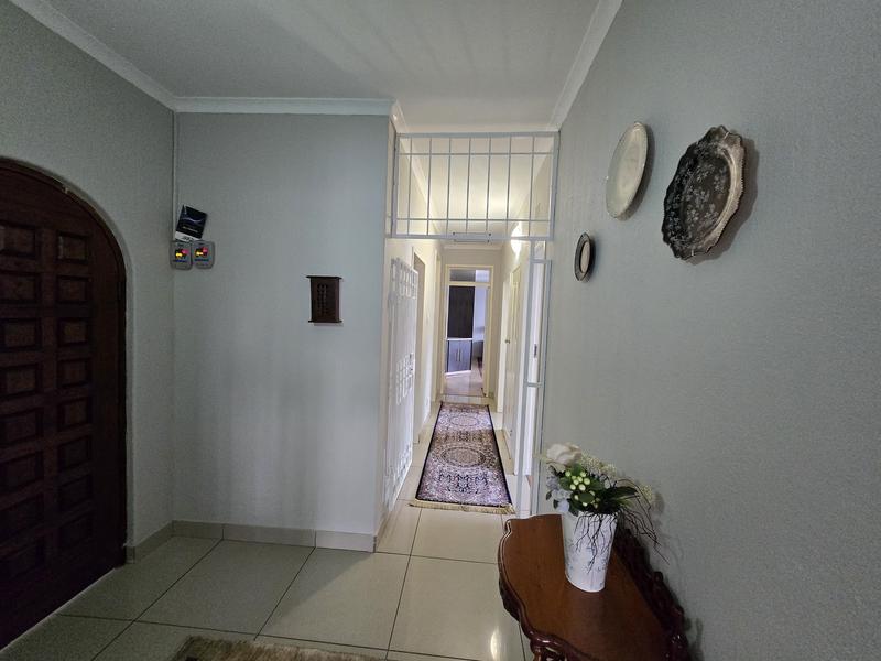 To Let 4 Bedroom Property for Rent in Weltevreden Park Gauteng