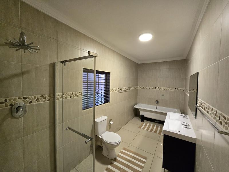 To Let 4 Bedroom Property for Rent in Weltevreden Park Gauteng