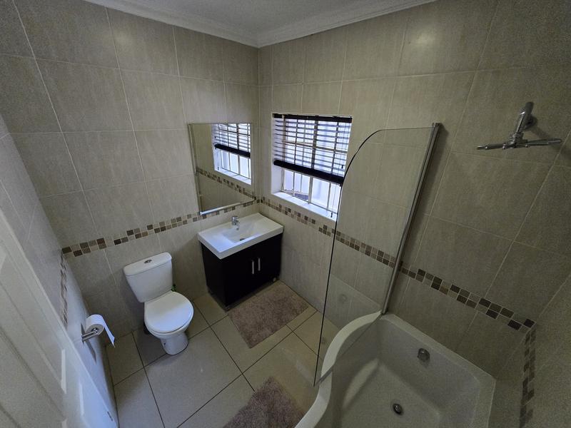 To Let 4 Bedroom Property for Rent in Weltevreden Park Gauteng