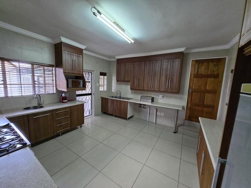 To Let 4 Bedroom Property for Rent in Weltevreden Park Gauteng