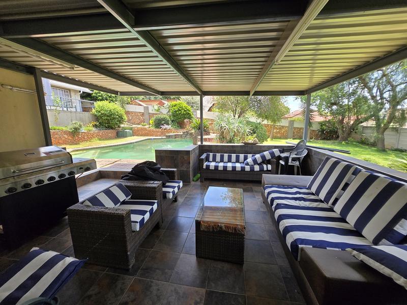 To Let 4 Bedroom Property for Rent in Weltevreden Park Gauteng