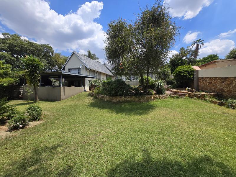 To Let 4 Bedroom Property for Rent in Weltevreden Park Gauteng