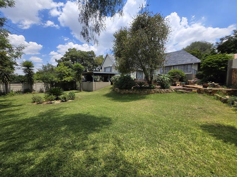 To Let 4 Bedroom Property for Rent in Weltevreden Park Gauteng