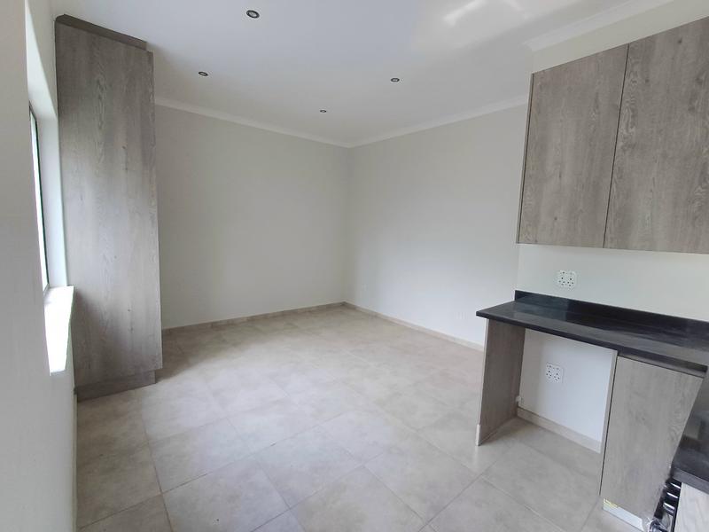 To Let 1 Bedroom Property for Rent in Glen Austin Gauteng