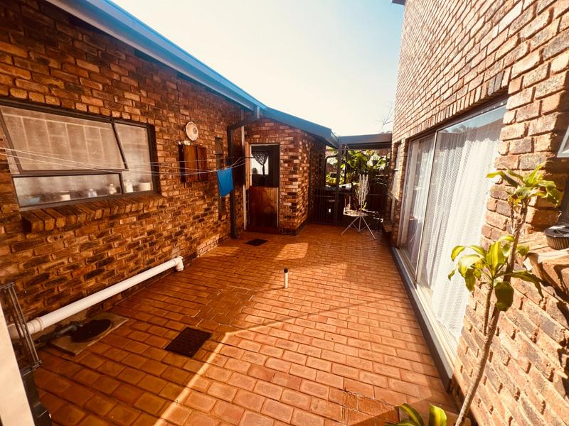 3 Bedroom Property for Sale in Ninapark Gauteng