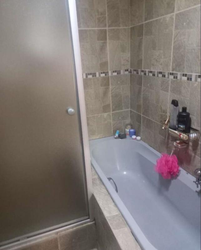 4 Bedroom Property for Sale in South Crest Gauteng