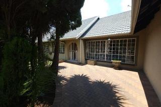 3 Bedroom Property for Sale in Verwoerdpark Gauteng