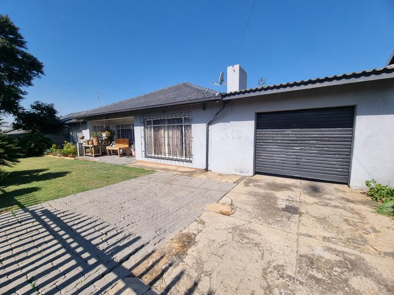 4 Bedroom Property for Sale in Tulisa Park Gauteng
