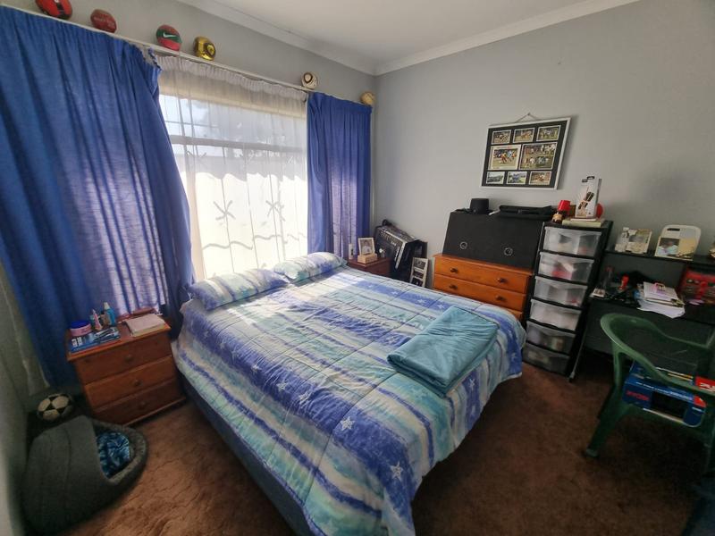 4 Bedroom Property for Sale in Tulisa Park Gauteng