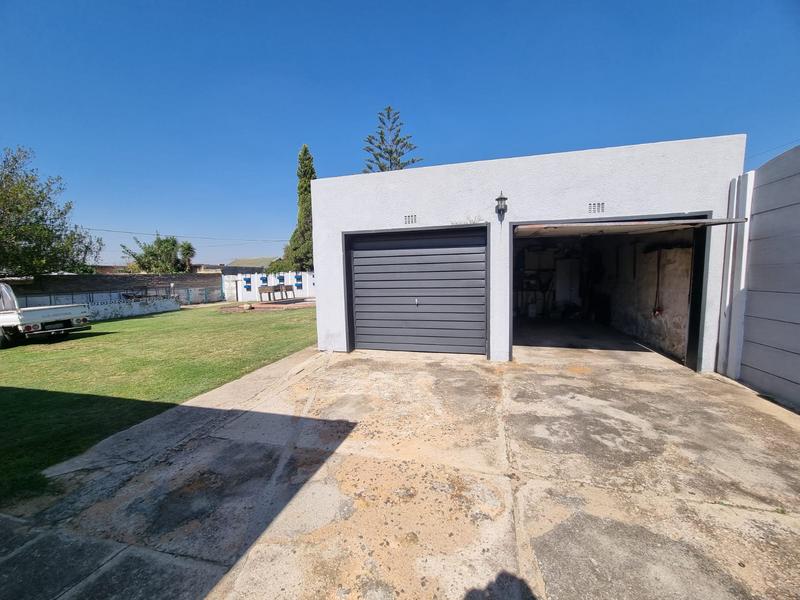 4 Bedroom Property for Sale in Tulisa Park Gauteng