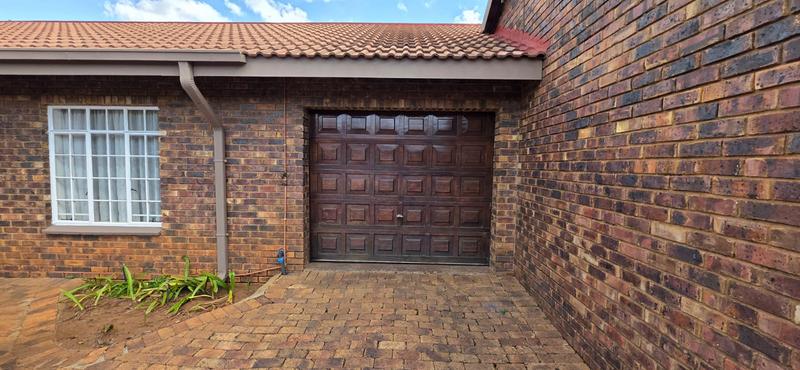 2 Bedroom Property for Sale in Golf Park Gauteng