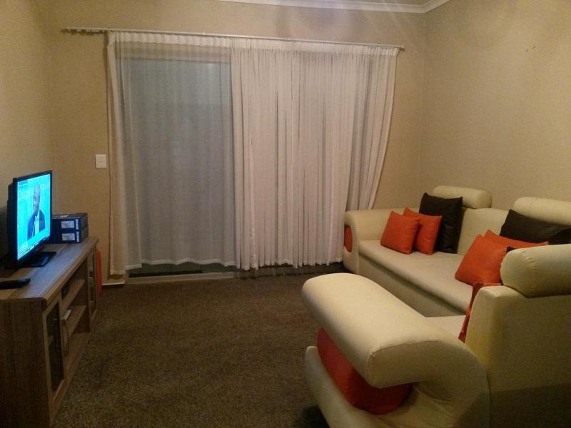 To Let 2 Bedroom Property for Rent in North Riding Gauteng
