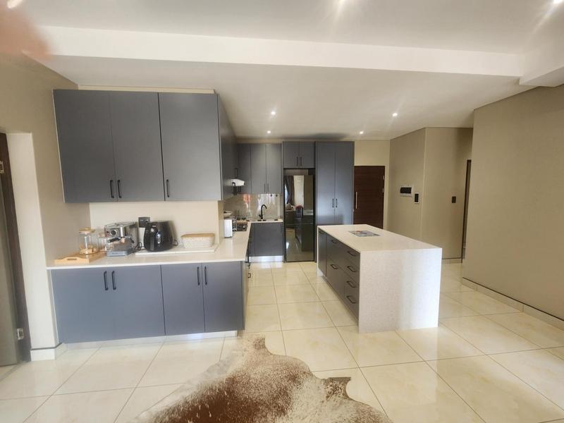 2 Bedroom Property for Sale in Waterkloof Ridge Gauteng