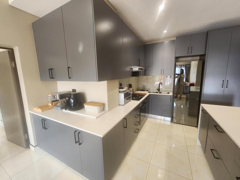 2 Bedroom Property for Sale in Waterkloof Ridge Gauteng