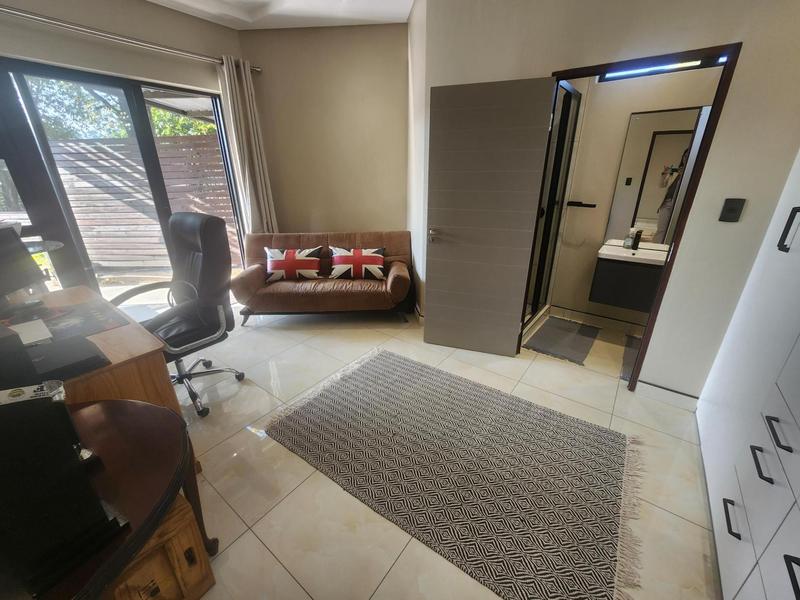 2 Bedroom Property for Sale in Waterkloof Ridge Gauteng