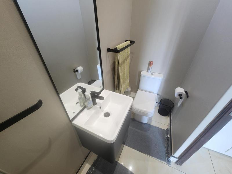 2 Bedroom Property for Sale in Waterkloof Ridge Gauteng