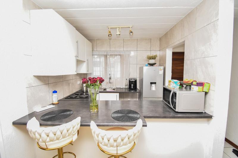 1 Bedroom Property for Sale in Morningside Gauteng