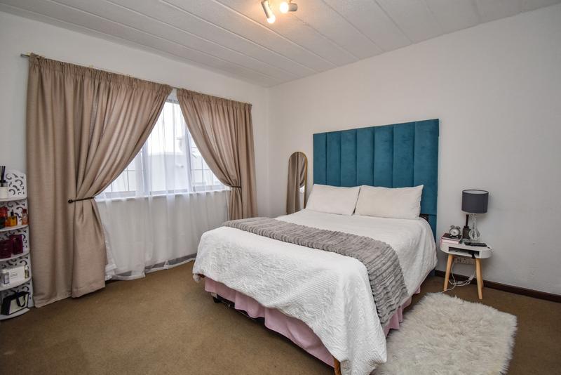 1 Bedroom Property for Sale in Morningside Gauteng