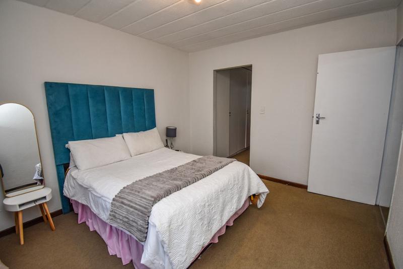 1 Bedroom Property for Sale in Morningside Gauteng