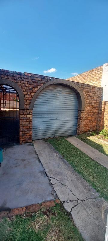 3 Bedroom Property for Sale in Laudium Gauteng