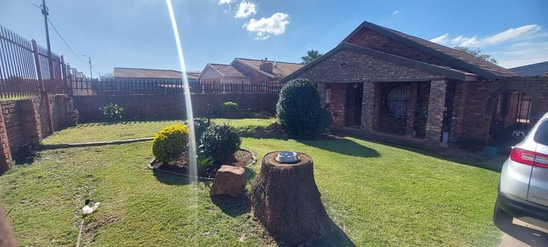 3 Bedroom Property for Sale in Laudium Gauteng