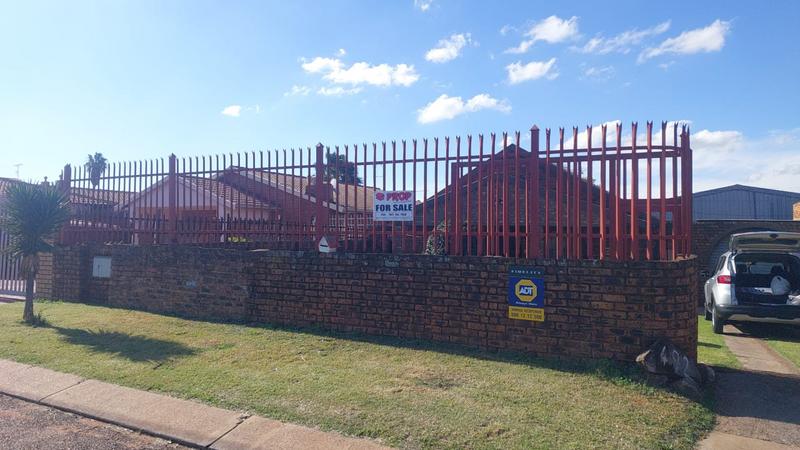 3 Bedroom Property for Sale in Laudium Gauteng