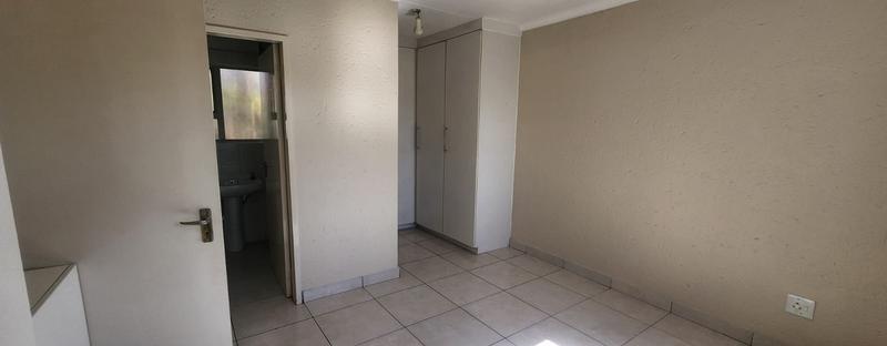 1 Bedroom Property for Sale in Bedford Gardens Gauteng