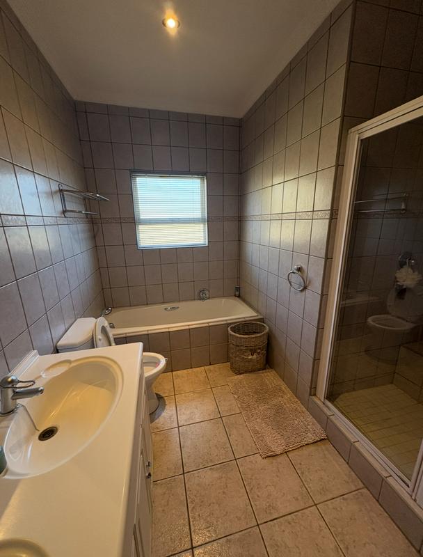 4 Bedroom Property for Sale in Glenhazel Gauteng