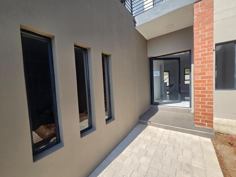 To Let 3 Bedroom Property for Rent in Eldoraigne Gauteng