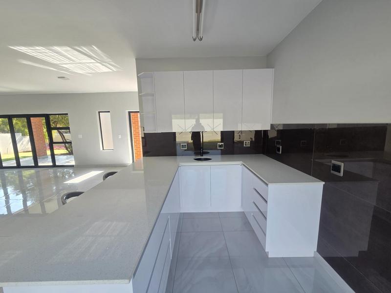 To Let 3 Bedroom Property for Rent in Eldoraigne Gauteng