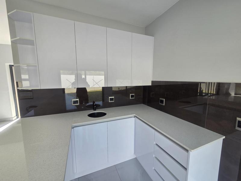 To Let 3 Bedroom Property for Rent in Eldoraigne Gauteng