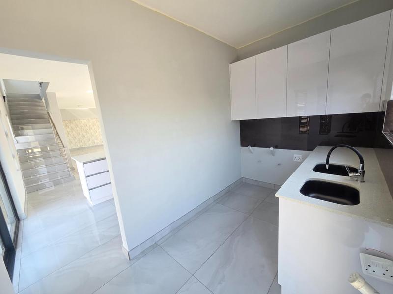 To Let 3 Bedroom Property for Rent in Eldoraigne Gauteng