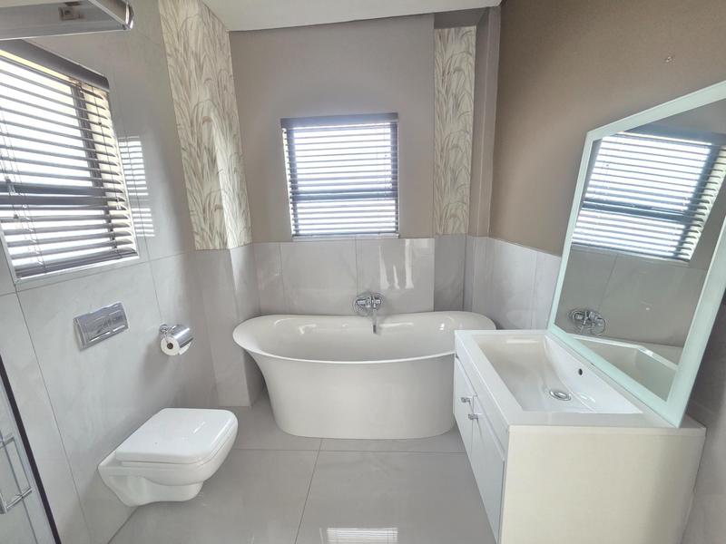 To Let 3 Bedroom Property for Rent in Eldoraigne Gauteng