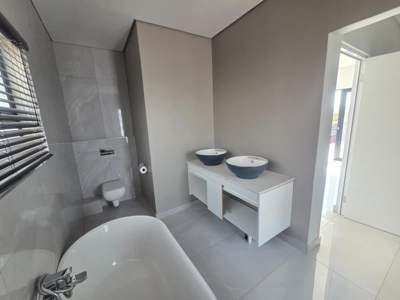 To Let 3 Bedroom Property for Rent in Eldoraigne Gauteng