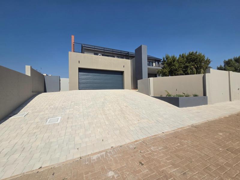 To Let 3 Bedroom Property for Rent in Eldoraigne Gauteng