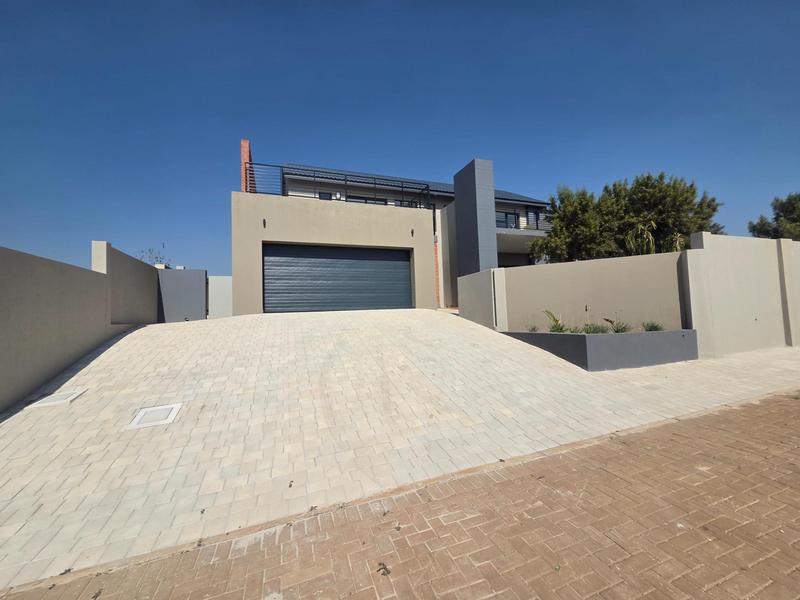 To Let 3 Bedroom Property for Rent in Eldoraigne Gauteng