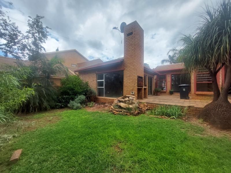 To Let 3 Bedroom Property for Rent in Eldoraigne Gauteng