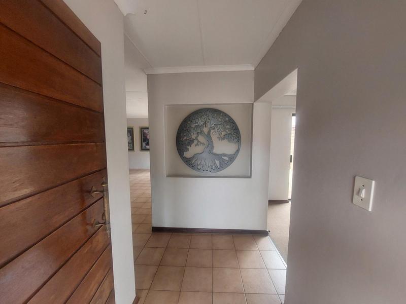 To Let 3 Bedroom Property for Rent in Eldoraigne Gauteng