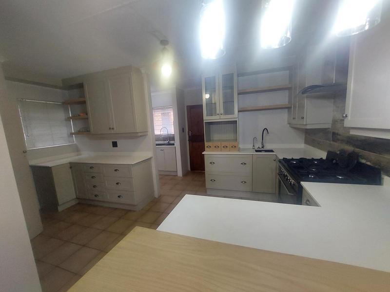 To Let 3 Bedroom Property for Rent in Eldoraigne Gauteng