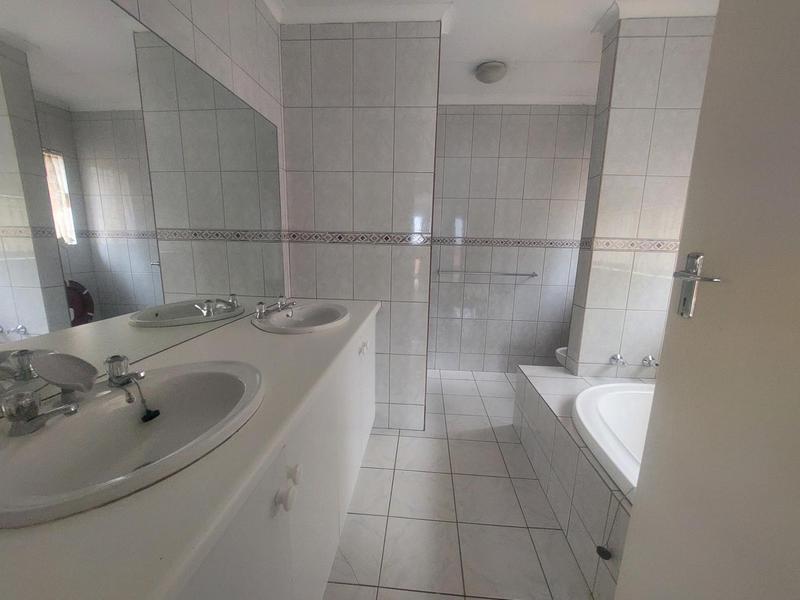 To Let 3 Bedroom Property for Rent in Eldoraigne Gauteng