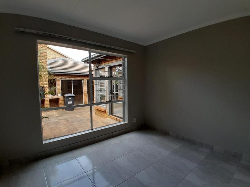 To Let 3 Bedroom Property for Rent in Eldoraigne Gauteng