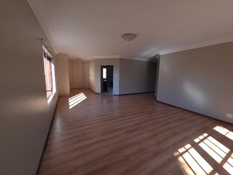 6 Bedroom Property for Sale in Midstream Estate Gauteng