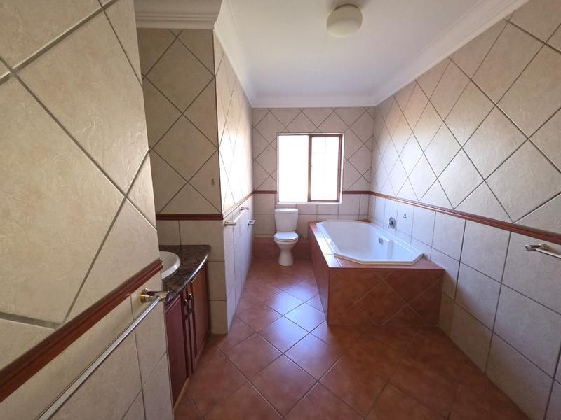 6 Bedroom Property for Sale in Midstream Estate Gauteng