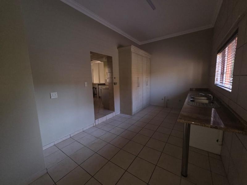 6 Bedroom Property for Sale in Midstream Estate Gauteng