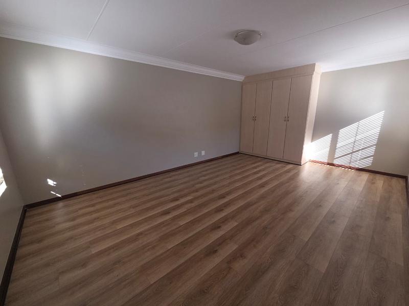 6 Bedroom Property for Sale in Midstream Estate Gauteng