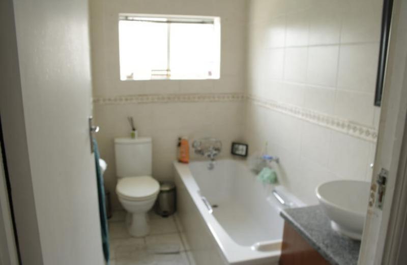 To Let 1 Bedroom Property for Rent in Primrose Gauteng