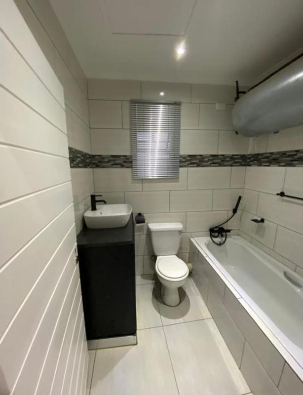 2 Bedroom Property for Sale in Fleurhof Gauteng